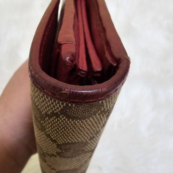 💜🎉HOST PICK🎉💜Authentic Gucci Long Wallet - Picture 7 of 17